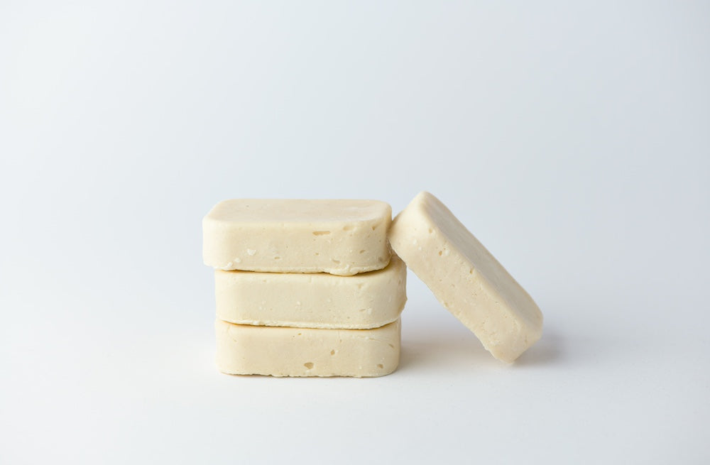 Твърд шампоан с бял лупин, кофеин и конопено масло